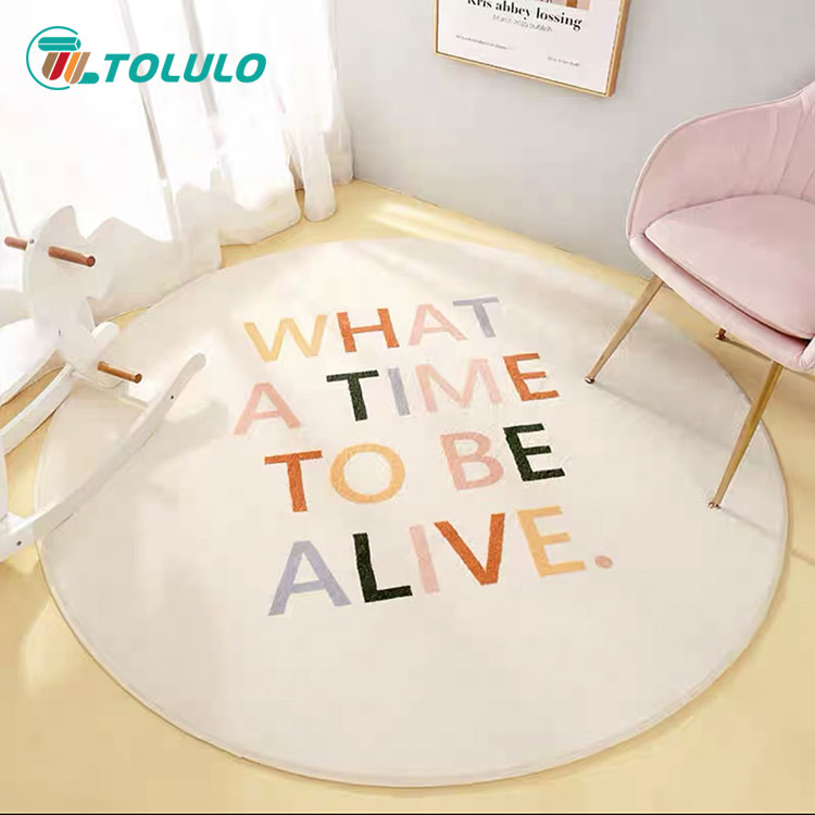 Hvorfor dominerer myke tepper med høy haug i moderne barnehager